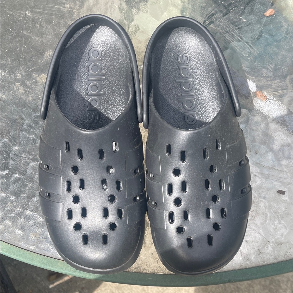 Adidas clogs